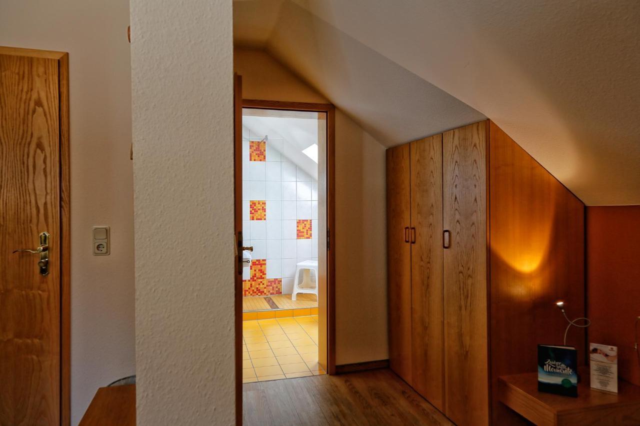 Konsum Gaestehaus Quisisana - Oberhof 오버호프 외부 사진
