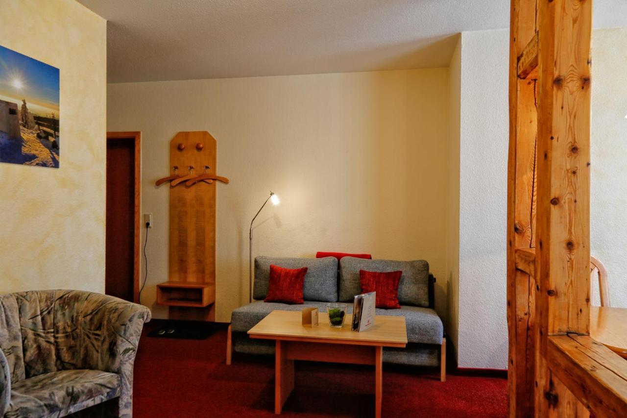 Konsum Gaestehaus Quisisana - Oberhof 오버호프 외부 사진