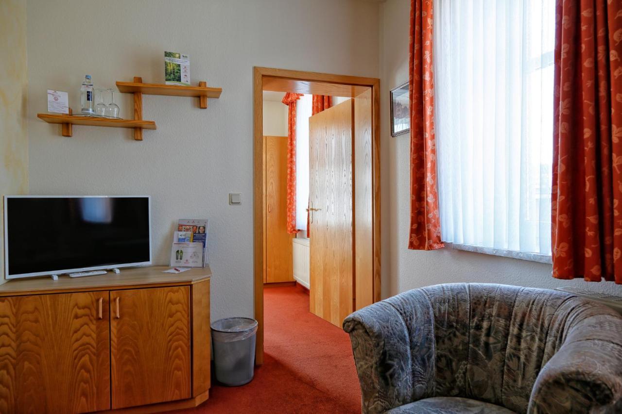 Konsum Gaestehaus Quisisana - Oberhof 오버호프 외부 사진