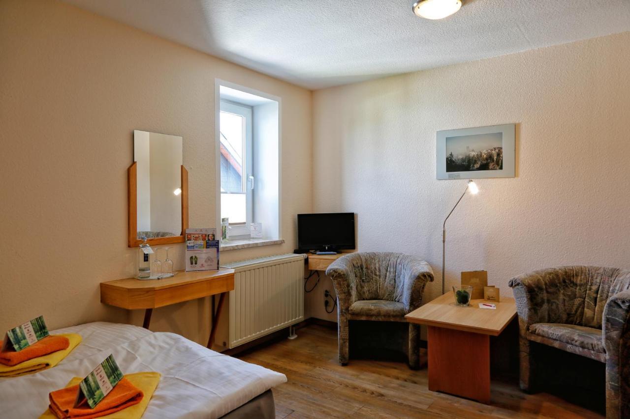 Konsum Gaestehaus Quisisana - Oberhof 오버호프 외부 사진